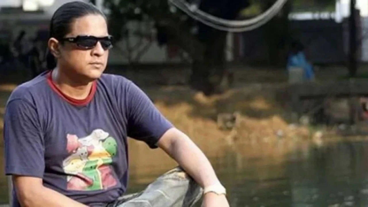 মা–বাবার কবরের পাশে চিরনিদ্রায় শায়িত হলেন সংগীতশিল্পী খালিদ