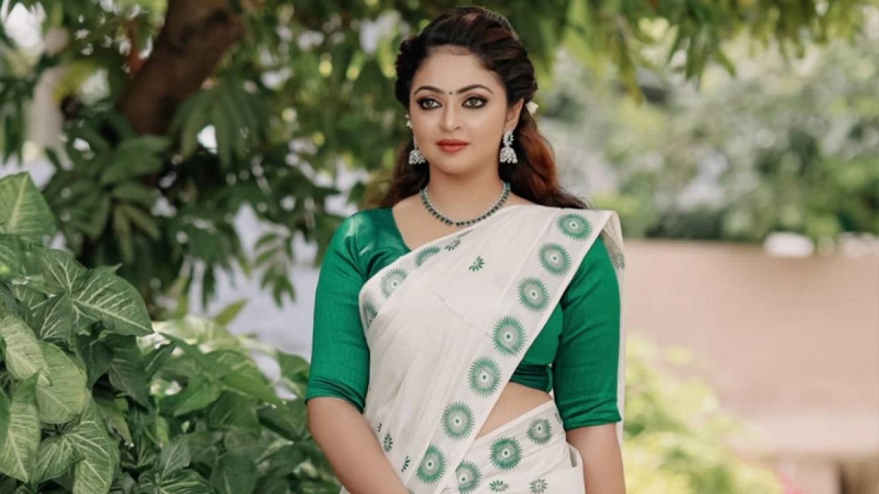 হাসপাতালের বিল দিতে পারছে না তামিল অভিনেত্রী