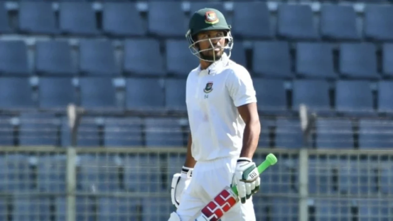 শেষ বিকেলের ব্যাটিং বিপর্যয়ে দিন শেষ করল বাংলাদেশ