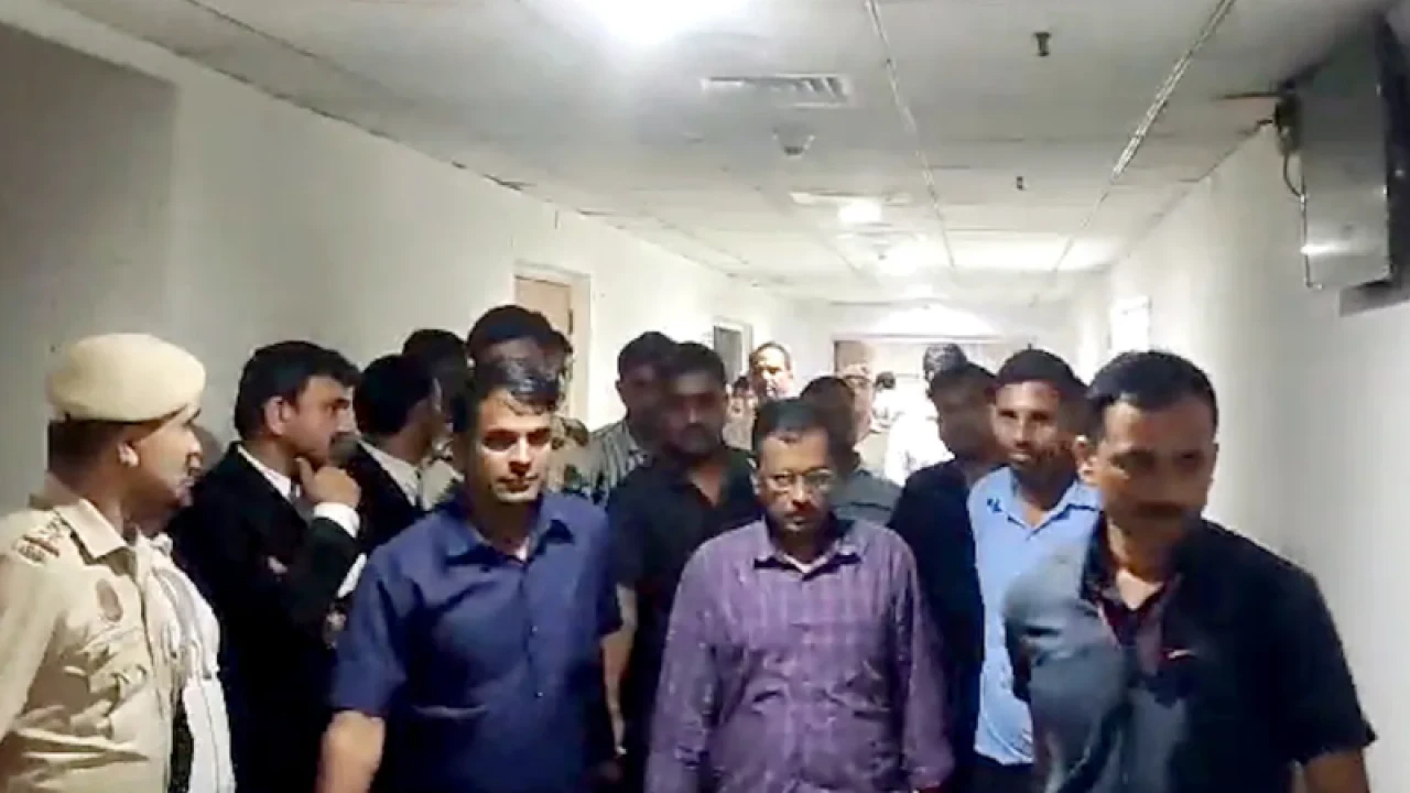 জেল থেকেই নির্দেশনা দিচ্ছেন দিল্লির মুখ্যমন্ত্রী