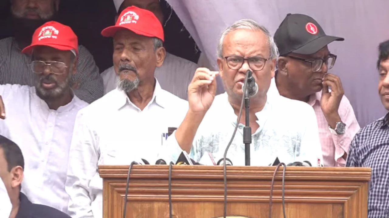 নয়াপল্টনে বিএনপির মুক্তিযোদ্ধা সমাবেশ চলছে