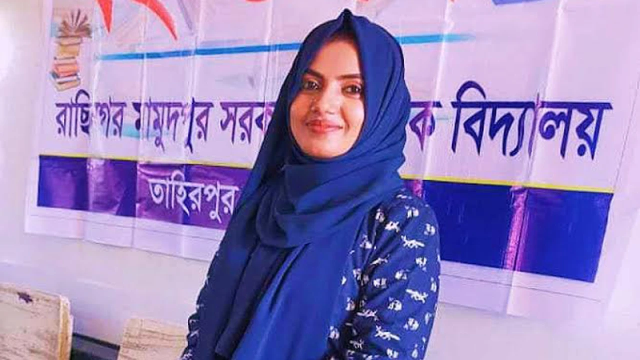 প্রেমের ফাঁদে ফেলে ৩০ লাখ টাকা হাতিয়ে নিয়েছেন শিক্ষিকা, অভিযোগ প্রবাসীর