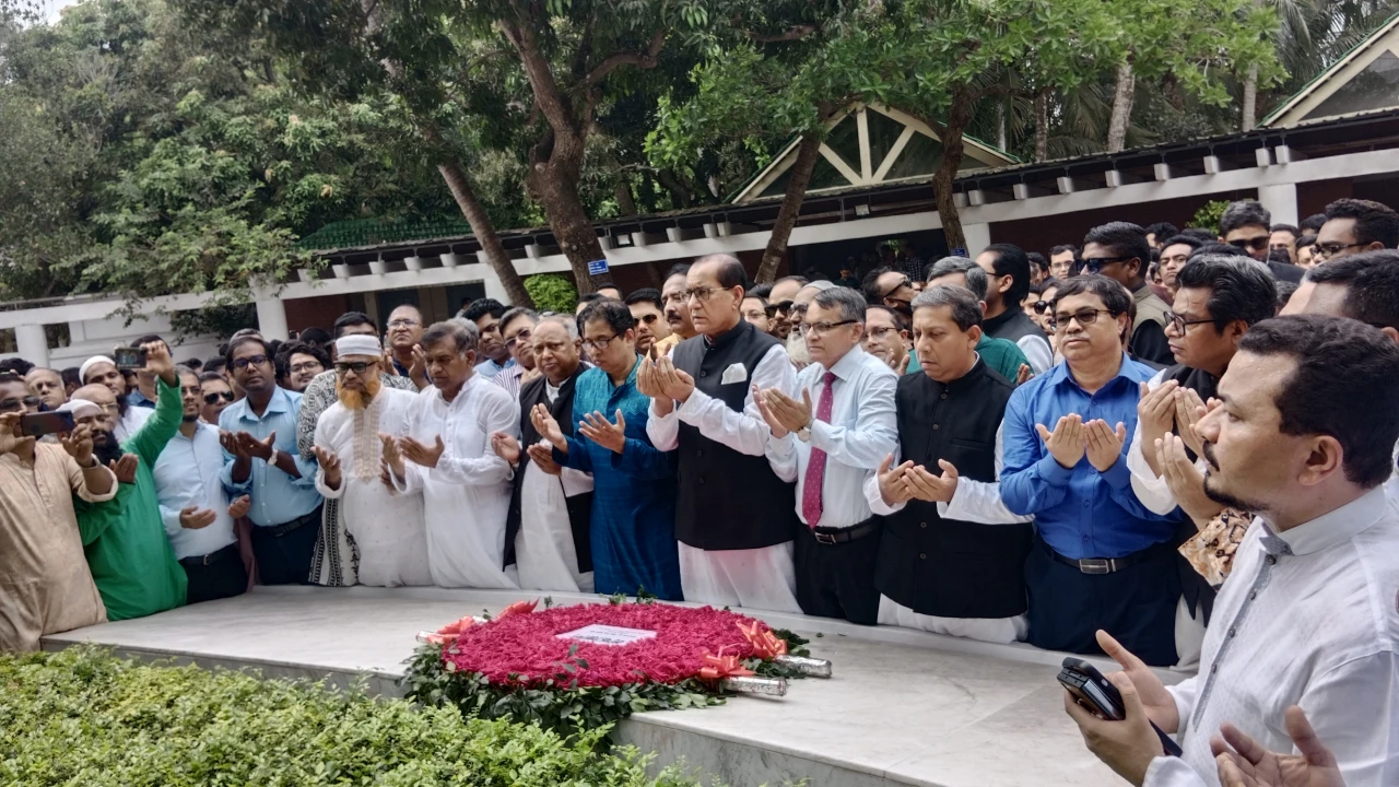 সুপার স্পেশালাইজড হাসপাতাল পূর্ণাঙ্গরূপে চালুর ঘোষণা: বিএসএমএমইউর উপাচার্য