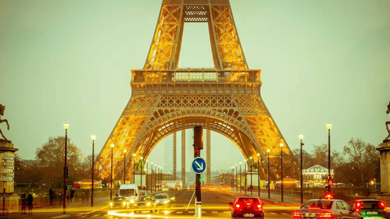 ইতিহাসের এই দিনে ‘প্যারিসে আইফেল টাওয়ার উদ্বোধন’