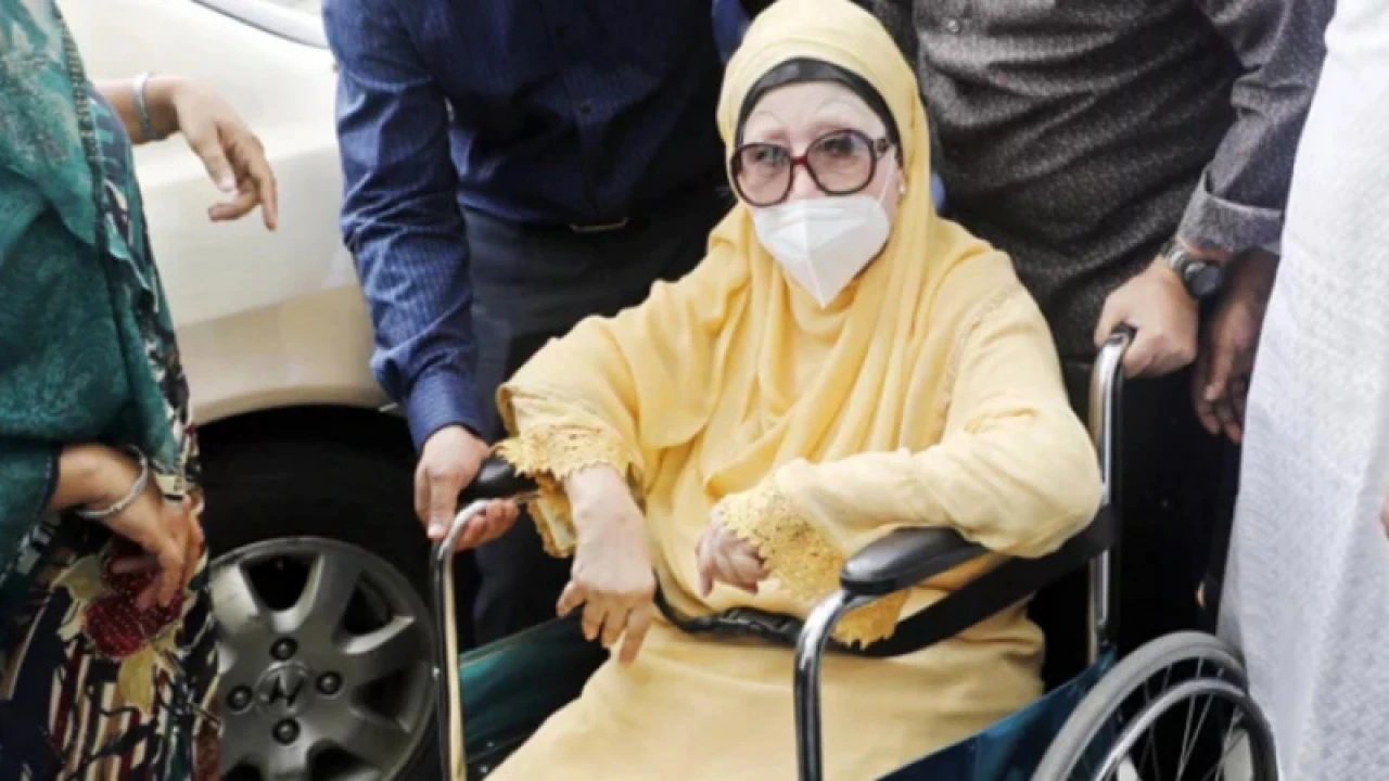 খালেদা জিয়ার ফুসফুস থেকে পানি সরানো হয়েছে