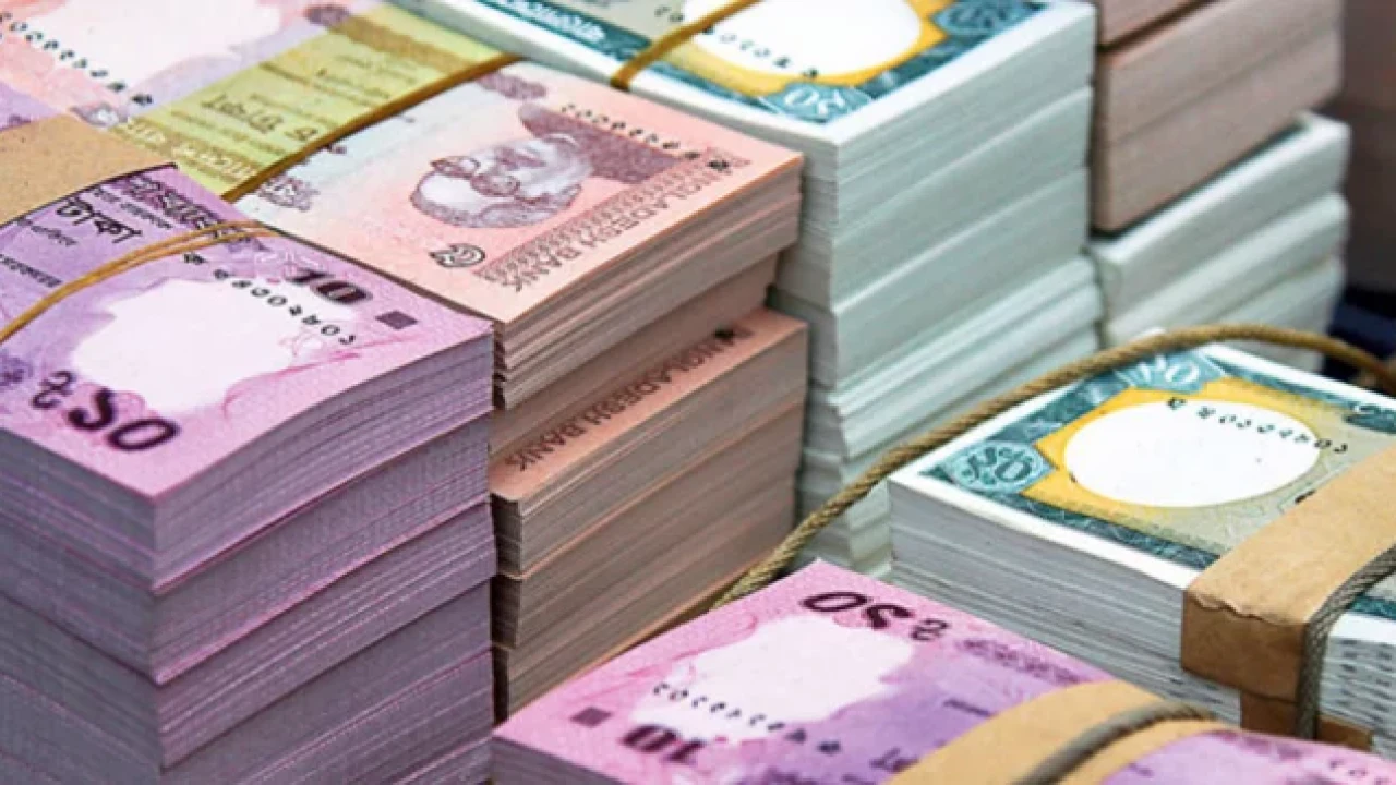 নতুন টাকার হাটে বেড়েছে ভিড়, দাম নিয়ে ক্ষোভ