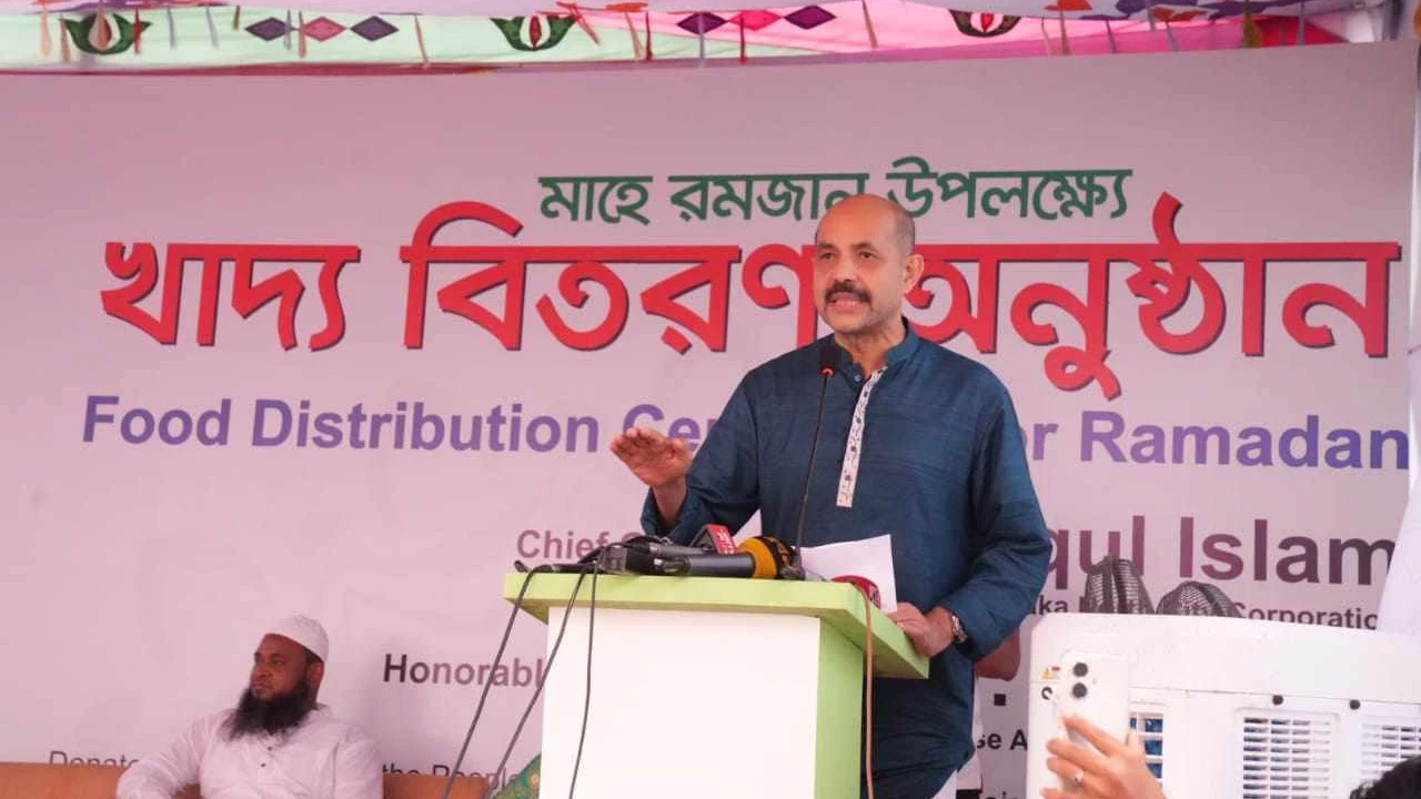 ভাসানটেক বস্তিতে ফায়ার হাইড্রেন্ট স্থাপন করা হবে: মেয়র আতিক