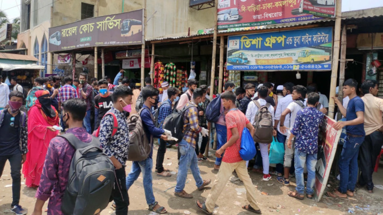 ঢাকা ছাড়তে ৯৮৪ কোটি টাকার অতিরিক্ত ভাড়া গুনবেন যাত্রীরা