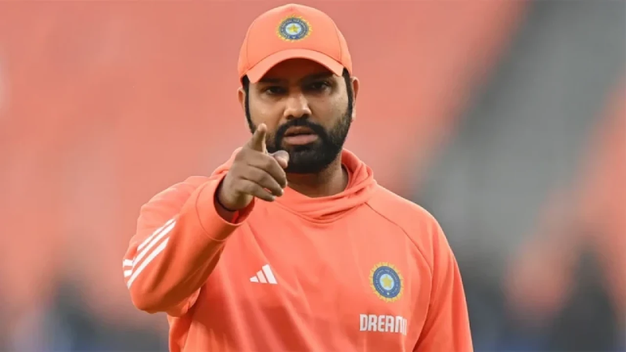 যে ২ ক্রিকেটারের সঙ্গে কখনো এক রুমে থাকবেন না রোহিত