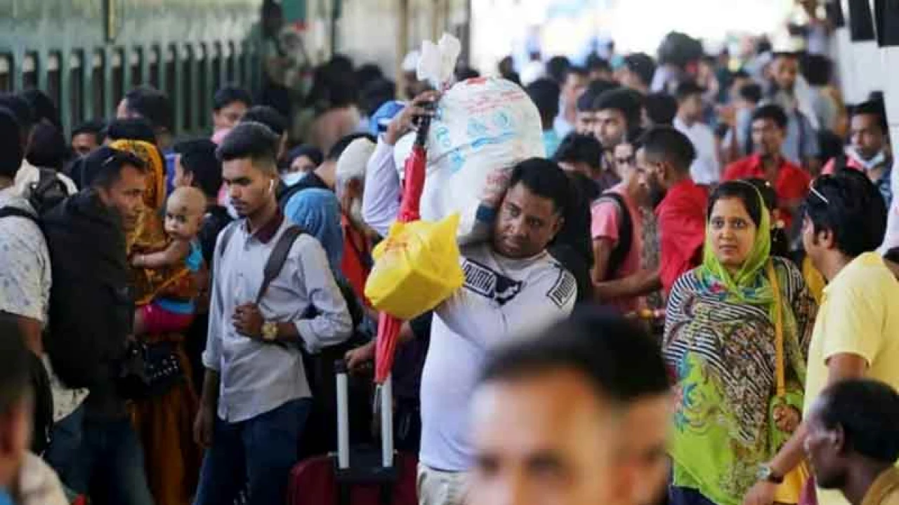 ট্রেনে শিডিউল বিপর্যয় নেই, খুশি যাত্রীরা