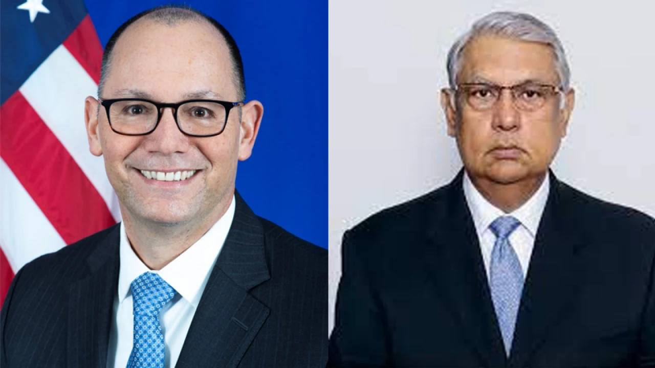 পিটার হাসের ‘গা ঢাকা’ নিয়ে যা বললেন পিনাক রঞ্জন চক্রবর্তী