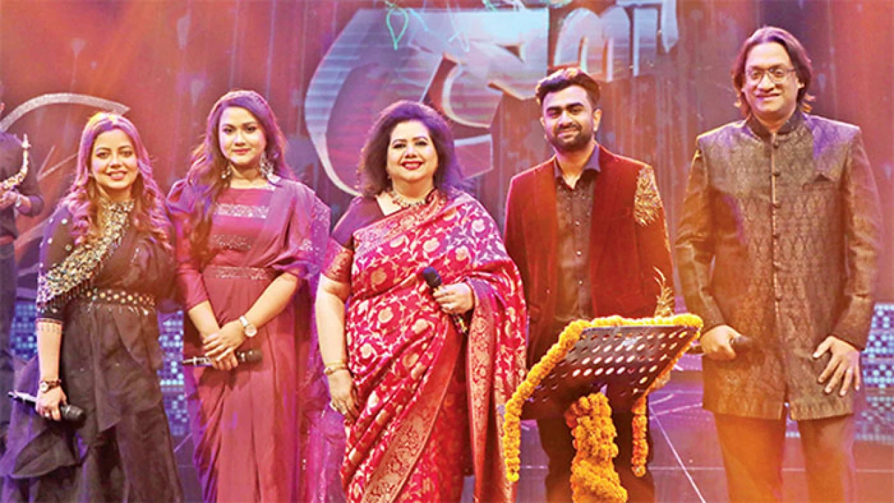 প্রথমবার ‘আনন্দ মেলা’য় রুনা লায়লা