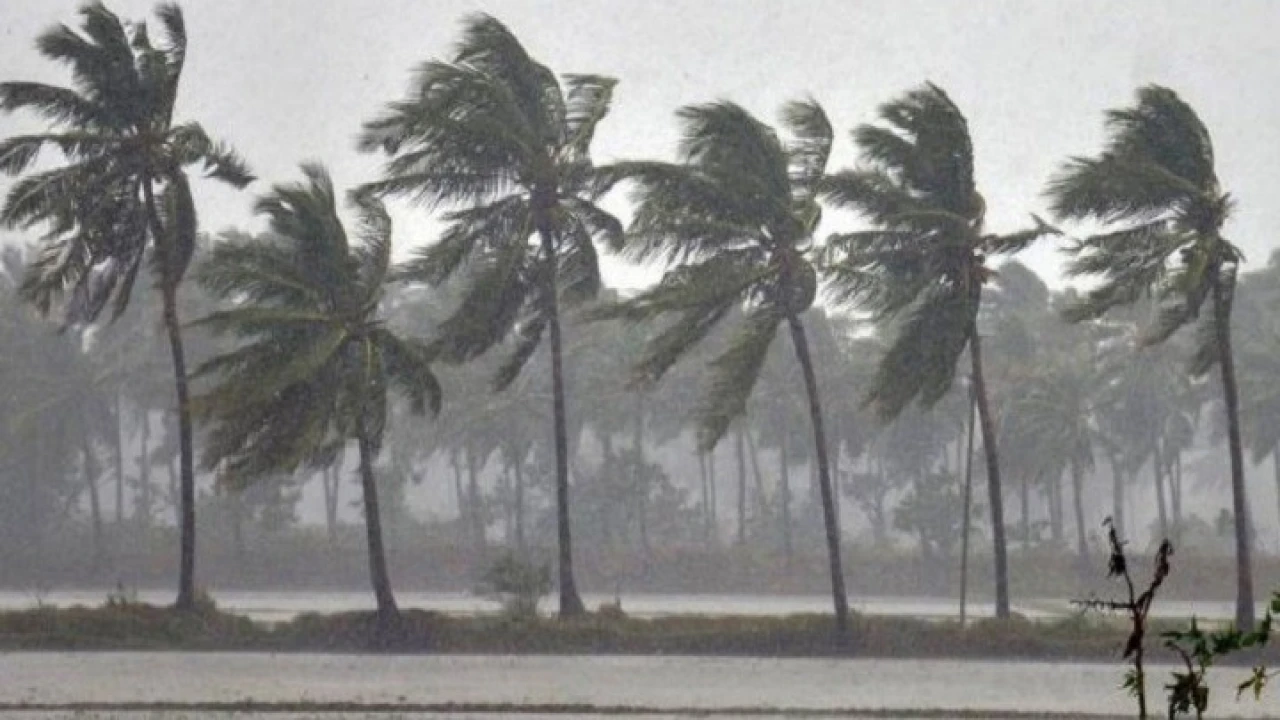 দুই জেলায় ৬০ কিমি বেগে ঝড়ের পূর্বাভাস