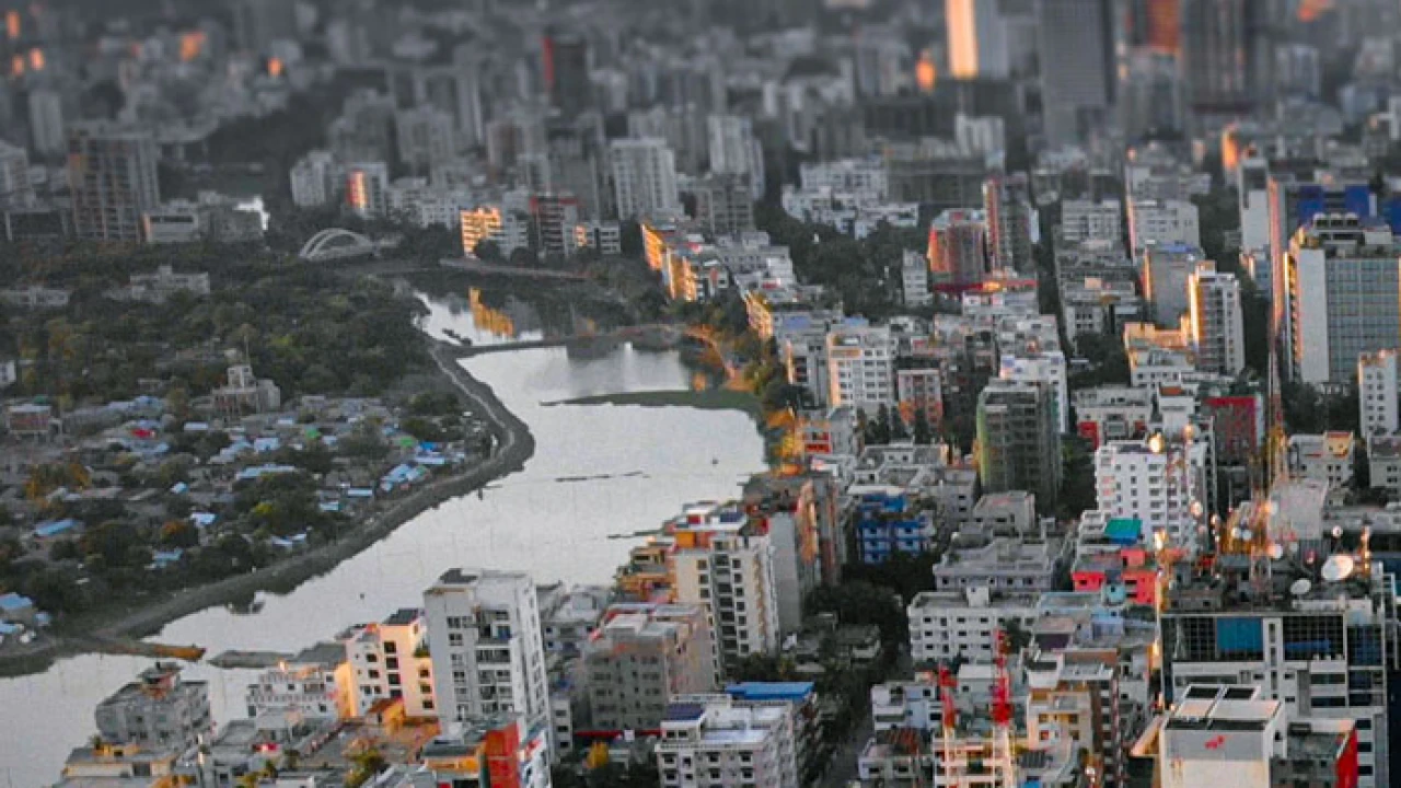 বিশ্বে দূষিত শহরের তালিকায় সবার শীর্ষে ঢাকা