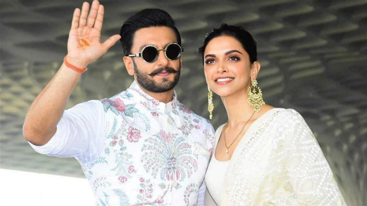 রণবীর-দীপিকার ঘরে আসছে নতুন অতিথি, ছেলে না মেয়ে?