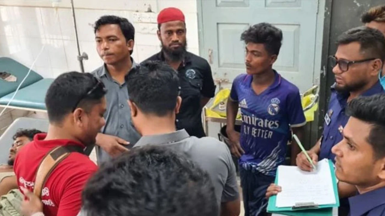 টেকনাফে মিয়ানমারের নৌ বাহিনীর ছোঁড়া গুলিতে ২ জেলে আহত