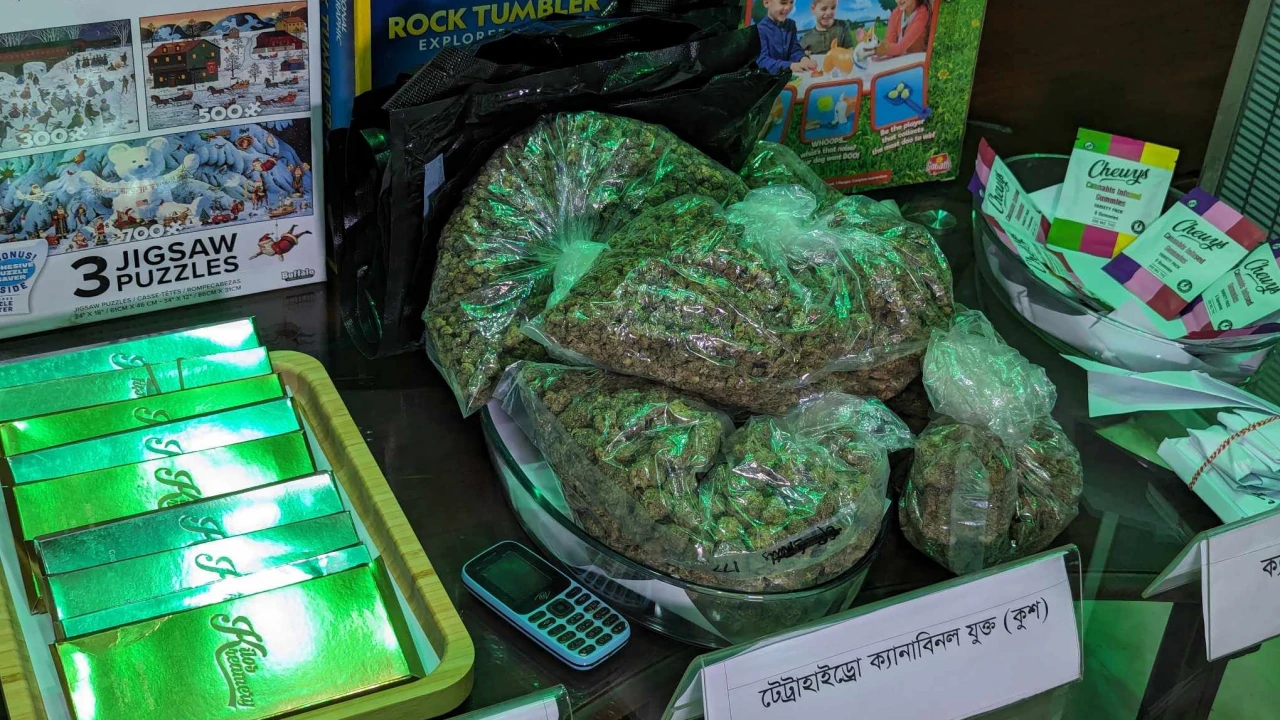 ডাক বিভাগের পার্সেলে কোটি টাকার মাদক, আটক ৩