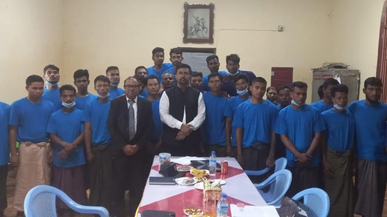 মিয়ানমার থেকে ফিরছেন ১৭৩ বাংলাদেশি