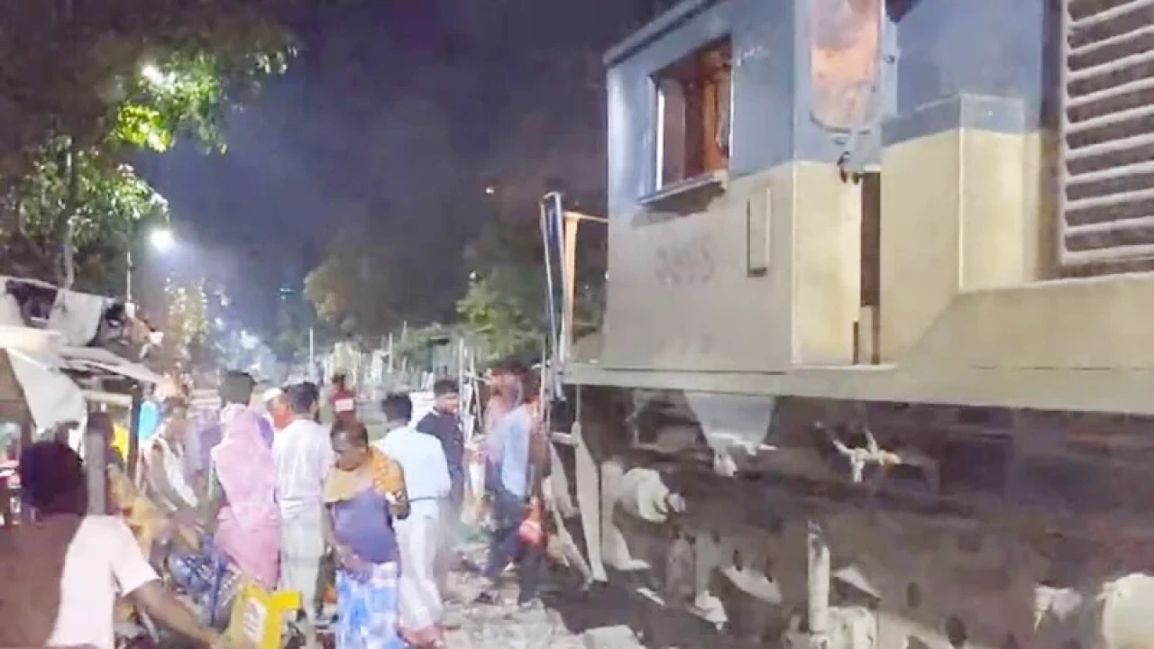 কেনাকাটা করে বাড়ি ফিরলে বিয়ে হওয়ার কথা ছিল, স্বপ্ন কাটা পড়ল ট্রেনে