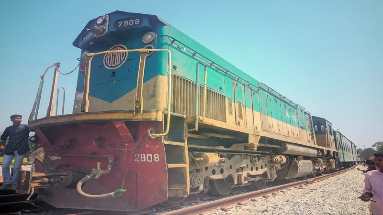 কক্সবাজারে স্পেশাল ট্রেনের বগি লাইনচ্যুত, যোগাযোগ বন্ধ