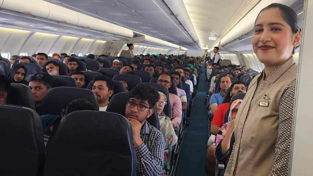 ৪২২ যাত্রী নিয়ে কুয়ালালামপুর গেল ইউএস-বাংলার এয়ারবাস ৩৩০-৩০০