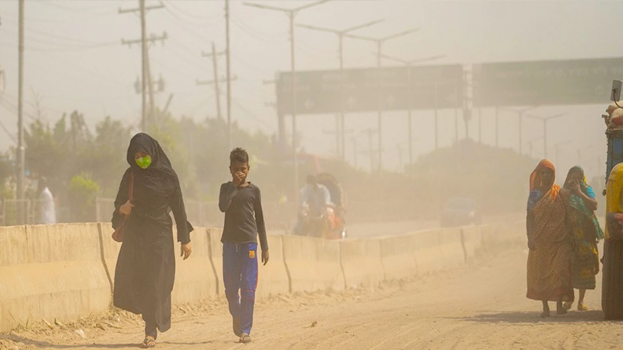 ঢাকার বাতাস ‘অস্বাস্থ্যকর’, দূষণের শীর্ষে কাঠমান্ডু