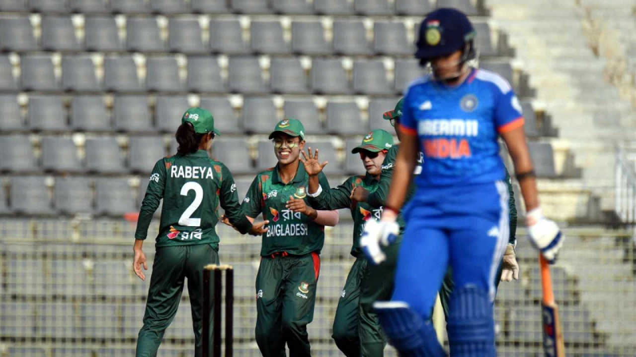 বাংলাদেশকে বড় লক্ষ্য দিল ভারত