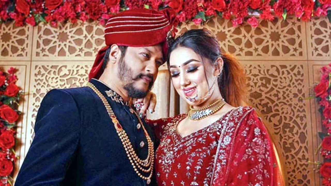 অপু বিশ্বাসের কাছে সব খবর থাকে: ইমন