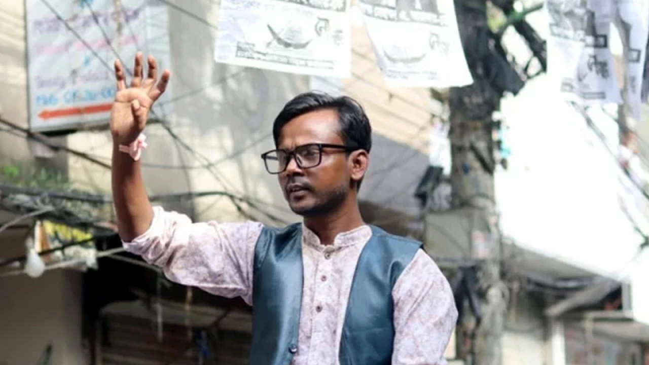 উপ-নির্বাচনে প্রার্থী হচ্ছেন হিরো আলম