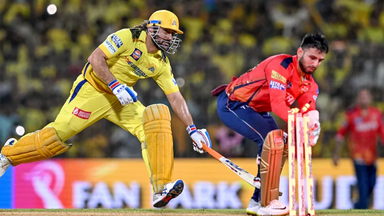 ধোনিকে রান আউট করে তোপের মুখে পাঞ্জাবের উইকেটকিপার