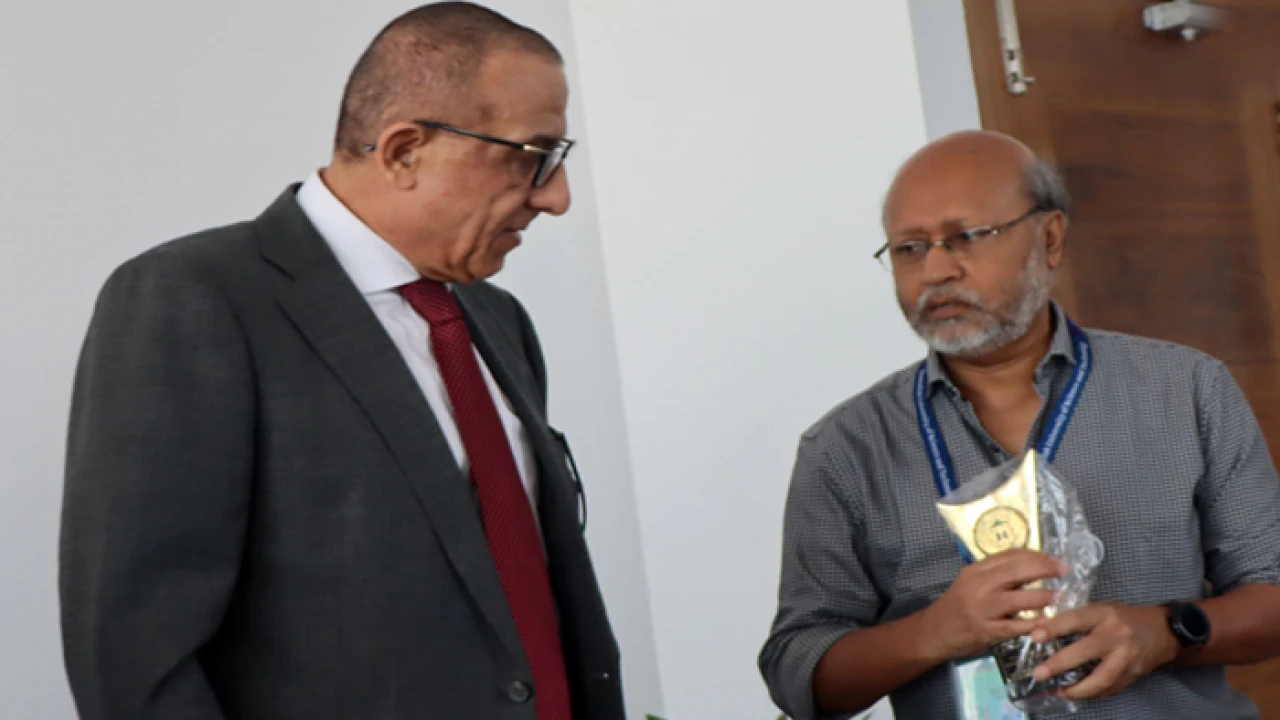 ৪০ ফিলিস্তিনি শিক্ষার্থীকে বিনা বেতনে পড়াবে আহছানউল্লা বিশ্ববিদ্যালয়