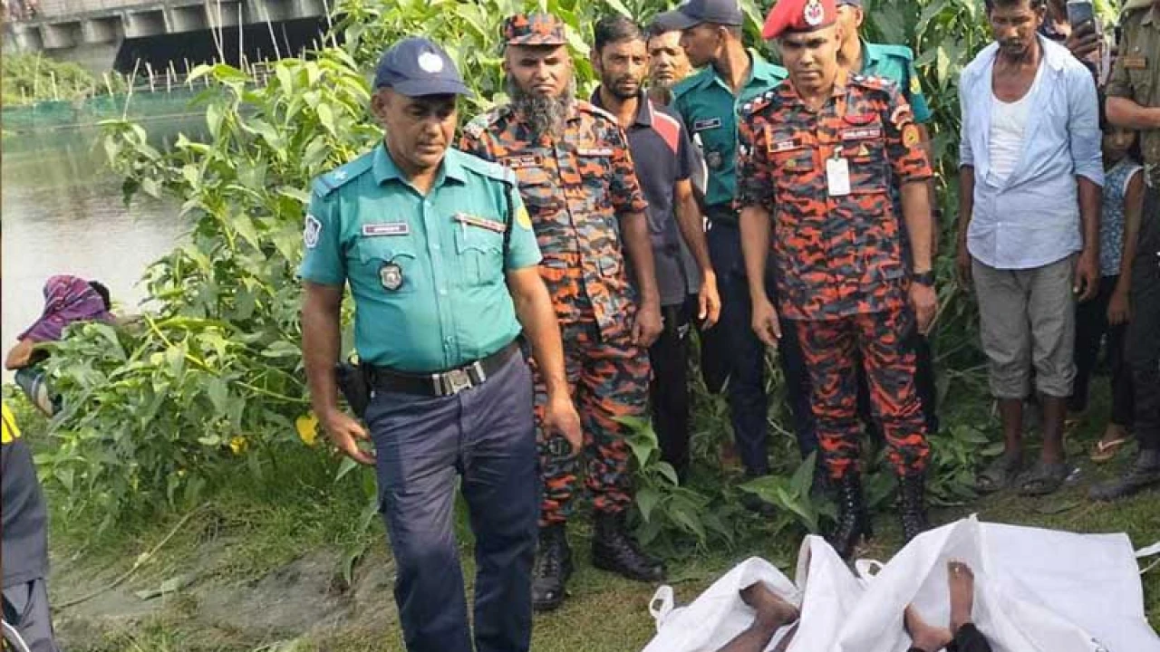 উত্তরায় লেক থেকে ২ স্কুলছাত্রের মরদেহ উদ্ধার