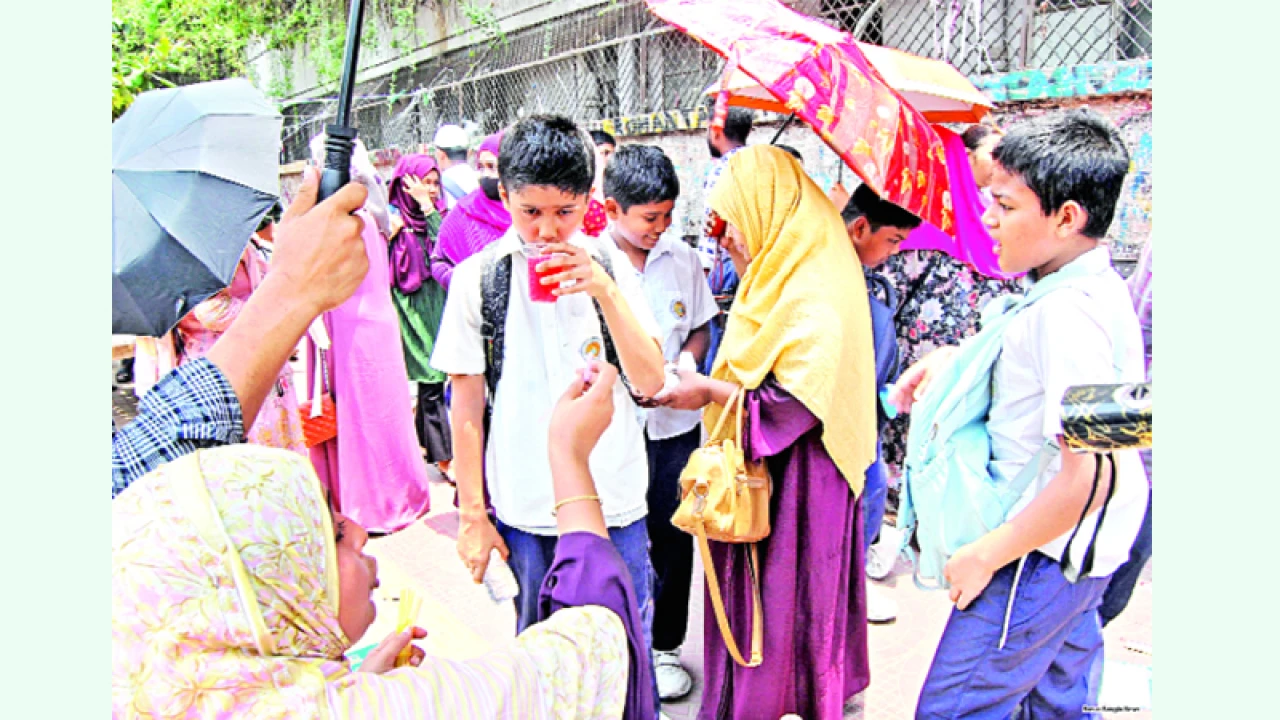 ক্লাসে ফিরে উচ্ছ্বসিত শিক্ষার্থী