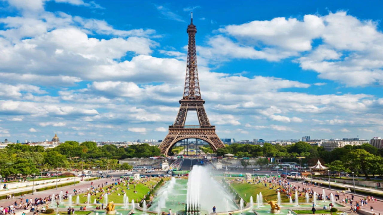 ‘আইফেল টাওয়ার সবার জন্য উন্মুক্ত করা হয়’