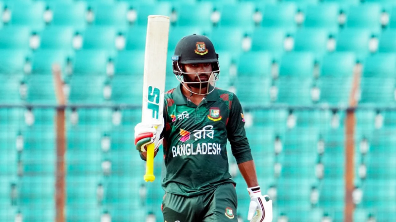 হৃদয়ের প্রথম ফিফটিতে বাংলাদেশের লড়াকু পুঁজি