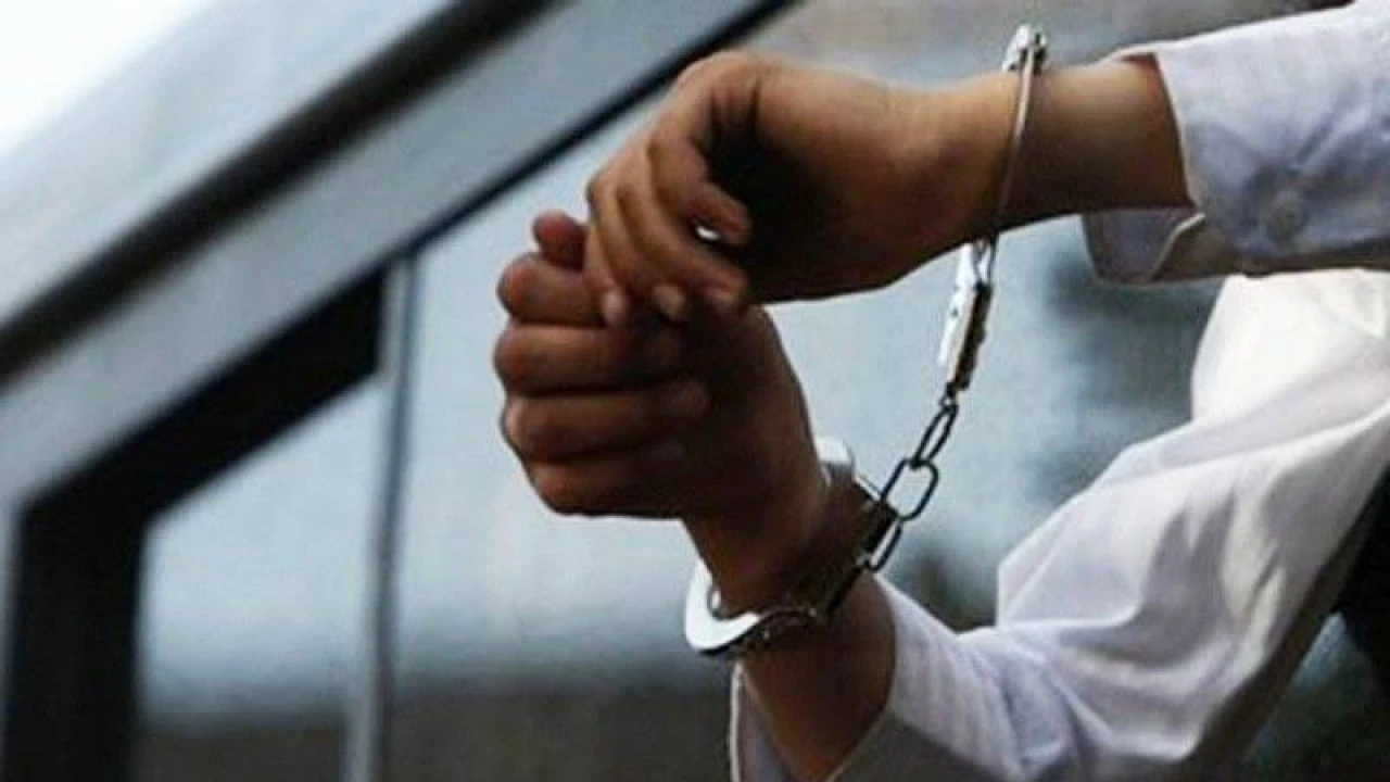 ১৩ বছরের কিশোরীকে বিয়ে করে গ্রেপ্তার ৭০ বছরের বৃদ্ধ