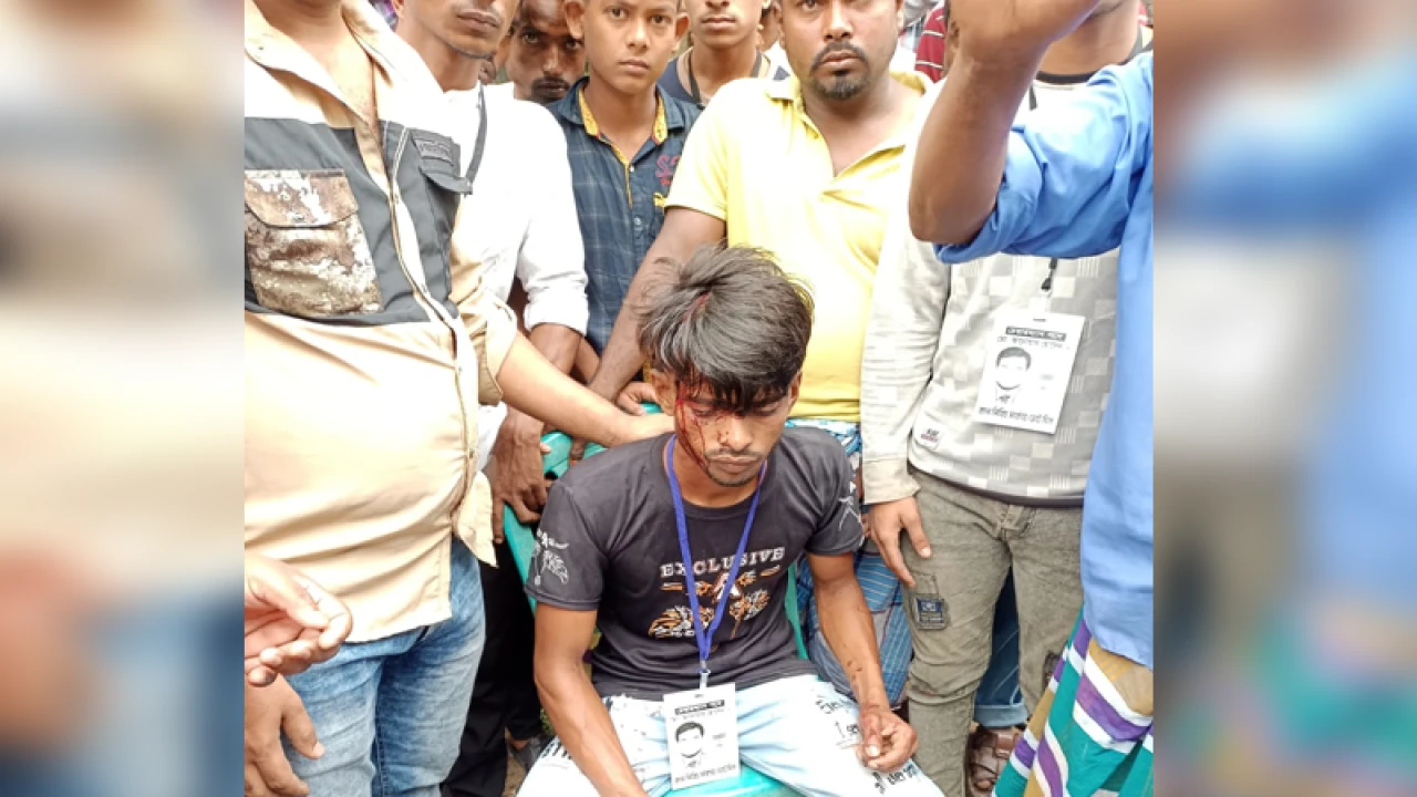 নরসিংদীতে ২ চেয়ারম্যান প্রার্থীর সমর্থকের হামলায় আহত ৫