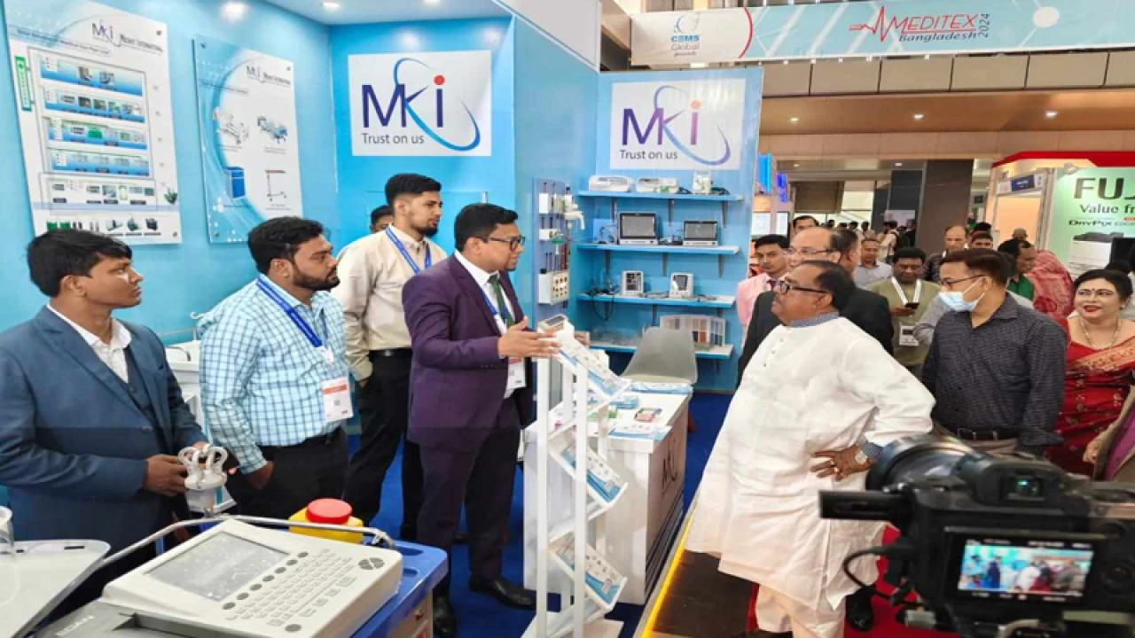 চকচকে চাল খাওয়া বন্ধ করলে দাম কমবে: খাদ্যমন্ত্রী