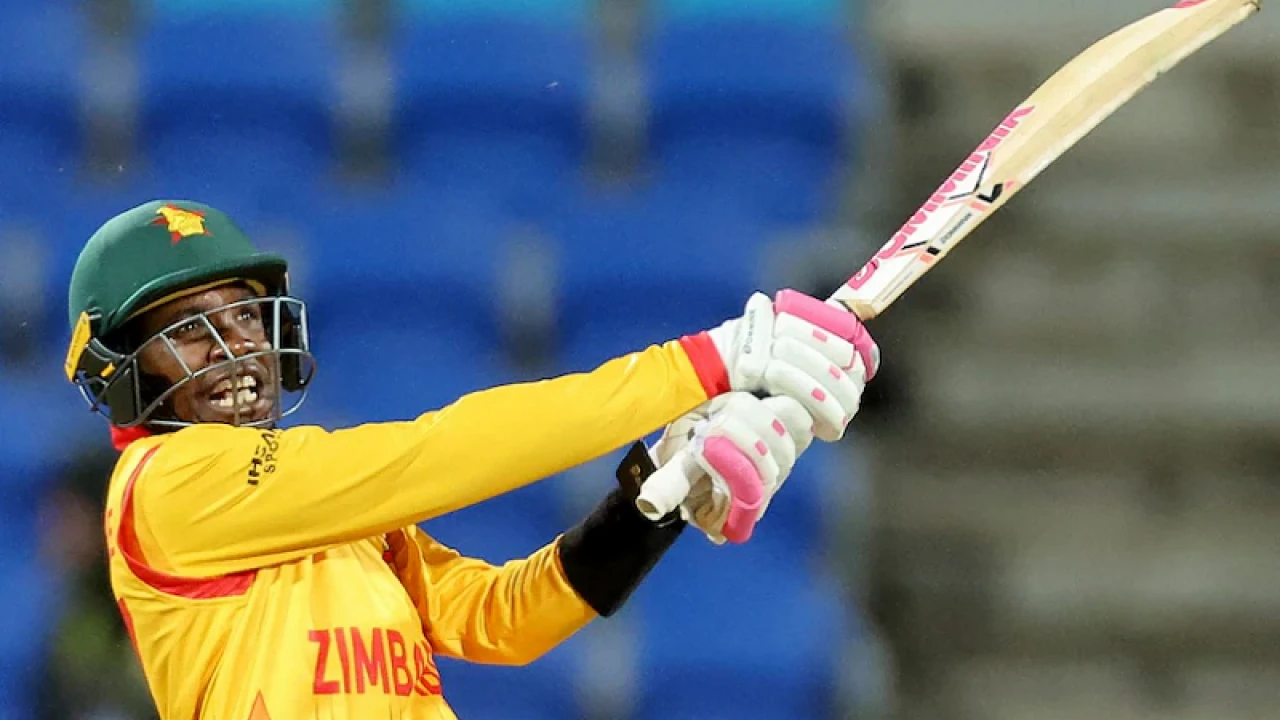 নিষেধাজ্ঞা কাটিয়ে ফিরলেন জিম্বাবুয়ের ২ ক্রিকেটার