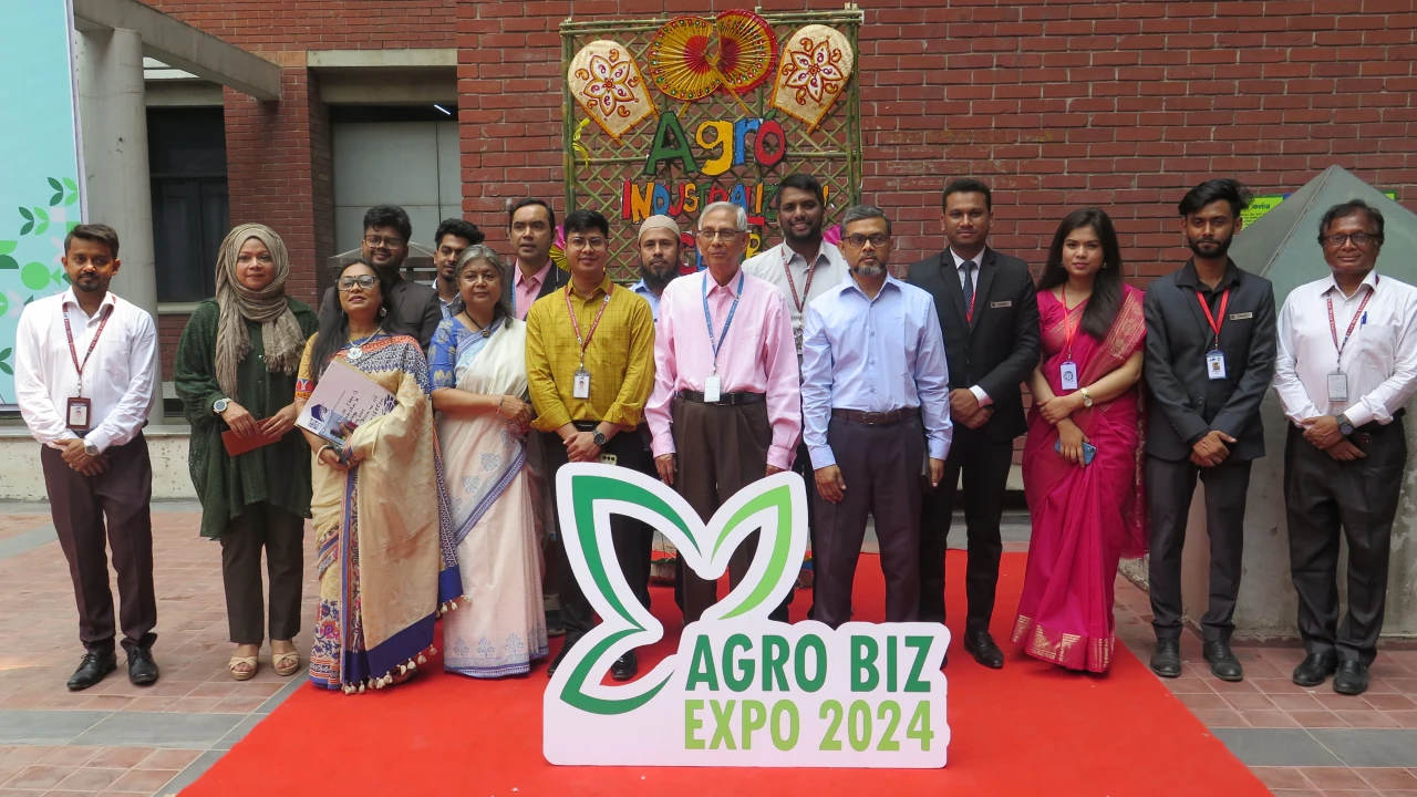 ইস্ট ওয়েস্ট ইউনিভার্সিটিতে অনুষ্ঠিত হলো ‘এগ্রো বিজ এক্সপো ২০২৪’