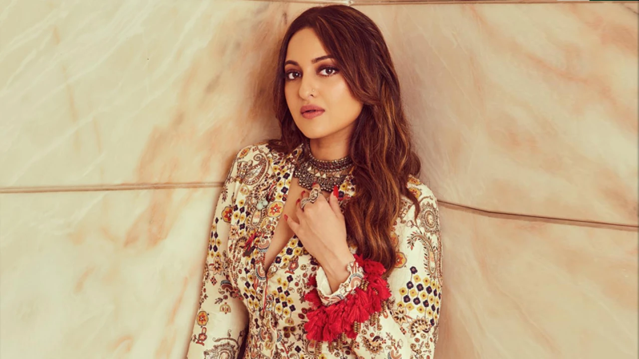 বিয়ে নিয়ে আক্ষেপ সোনাক্ষীর