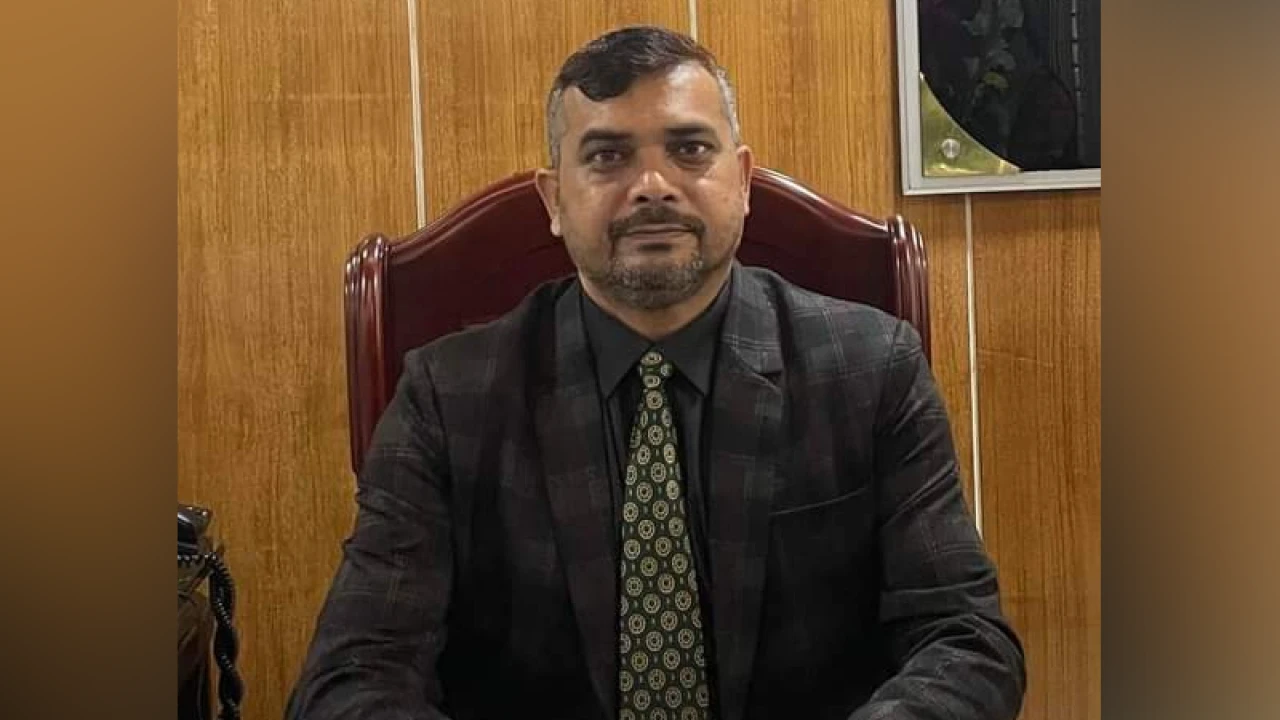 স্বাক্ষর জাল করে নরসিংদী জেলা পরিষদের চেয়ারম্যানের বিরুদ্ধে অনাস্থা