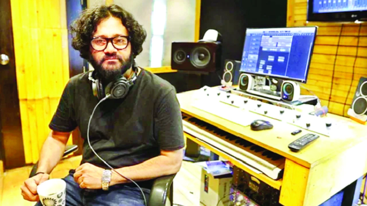 সিনেমার গানেও আলোচনায় প্রিন্স মাহমুদ