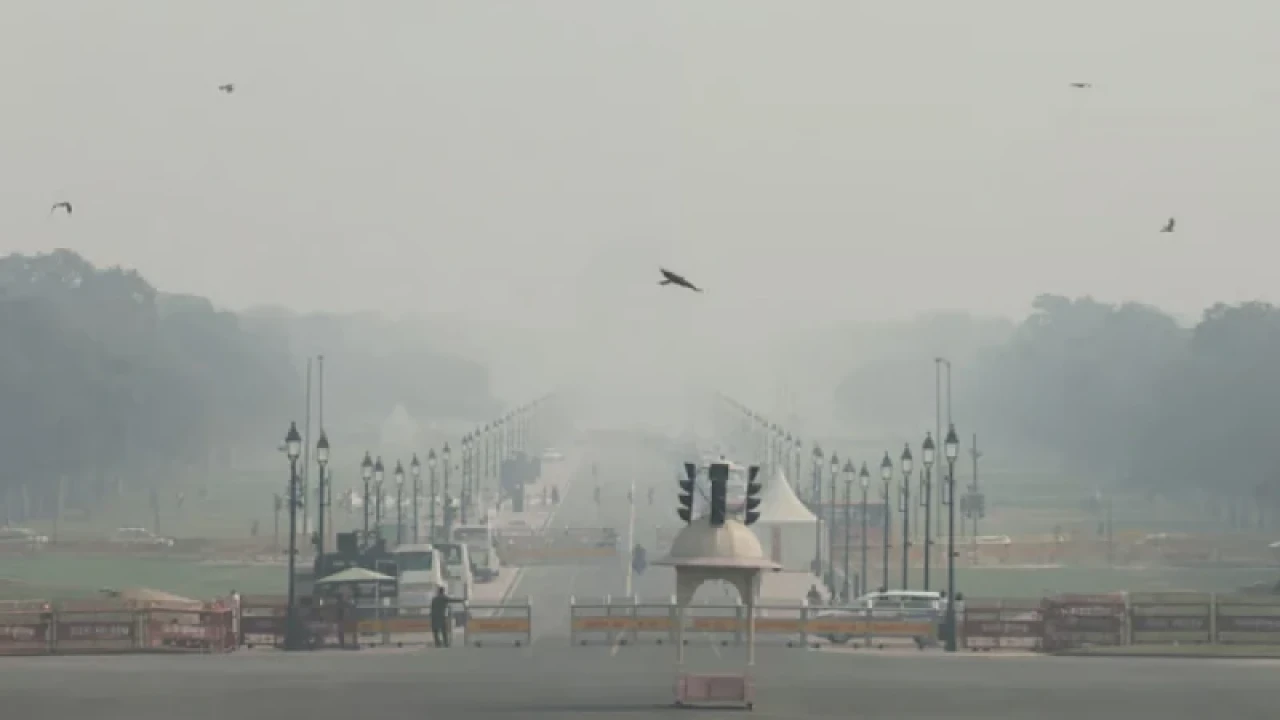 ঝুঁকিপূর্ণ বায়ুদূষণে দিল্লি, ঢাকায় কত?