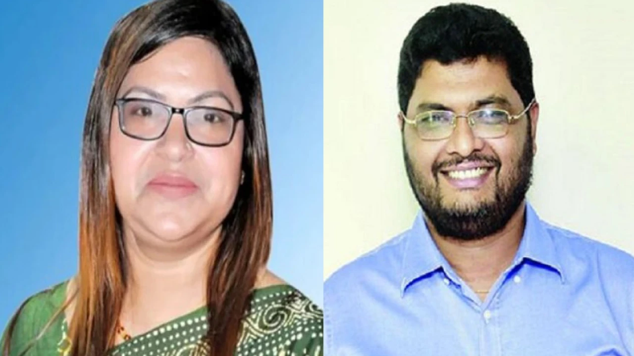 মেয়রের সামনেই কাউন্সিলরকে জুতাপেটা করলেন চামেলী (ভিডিও)