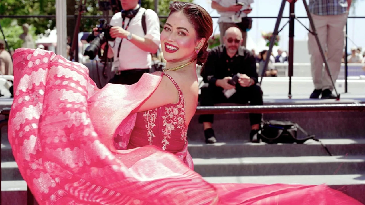 কান থেকে সুখবর দিলেন ভাবনা