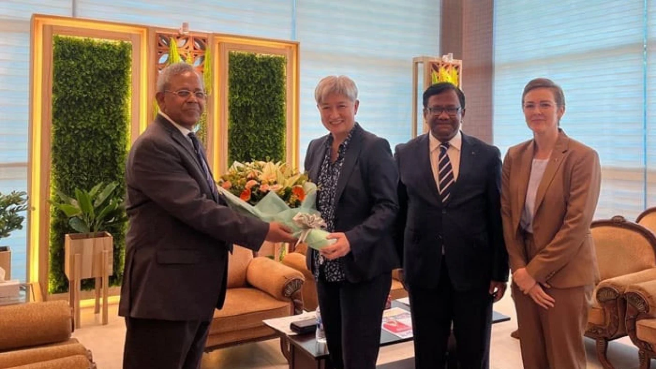 ঢাকায় অস্ট্রেলিয়ার পররাষ্ট্রমন্ত্রী পেনি ওং