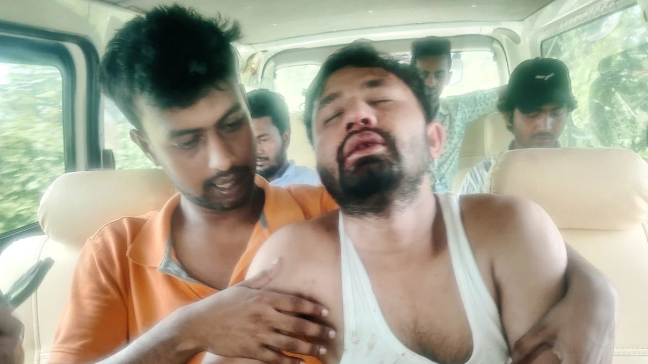 ‘কেউ আমাদের বাঁচাতে আসেনি’