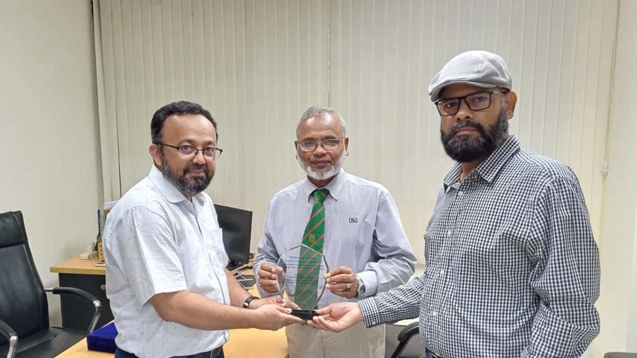 সাস্ট’র গবেষণা কর্মশালার উপস্থাপক এশিয়ান ইউনিভার্সিটির উপাচার্য ড. খান