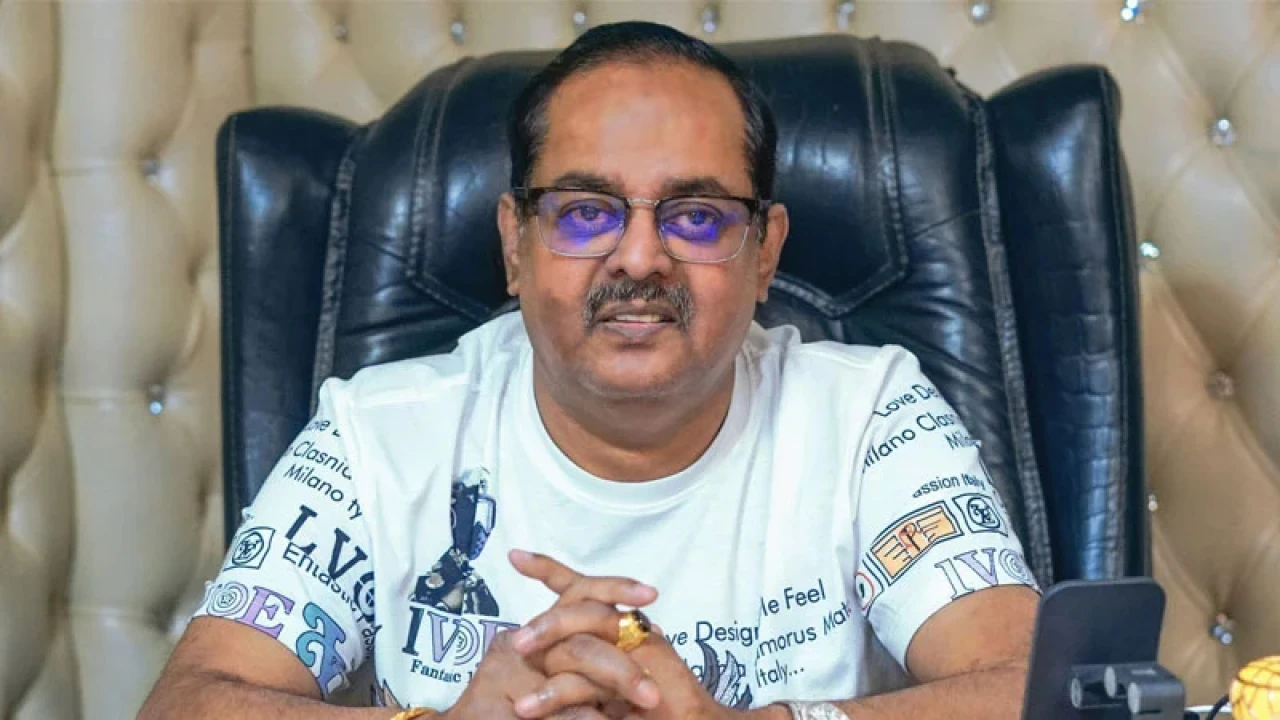 শিল্পীদের গাবতলী গরুর হাটে চাকরি দেবেন ডিপজল